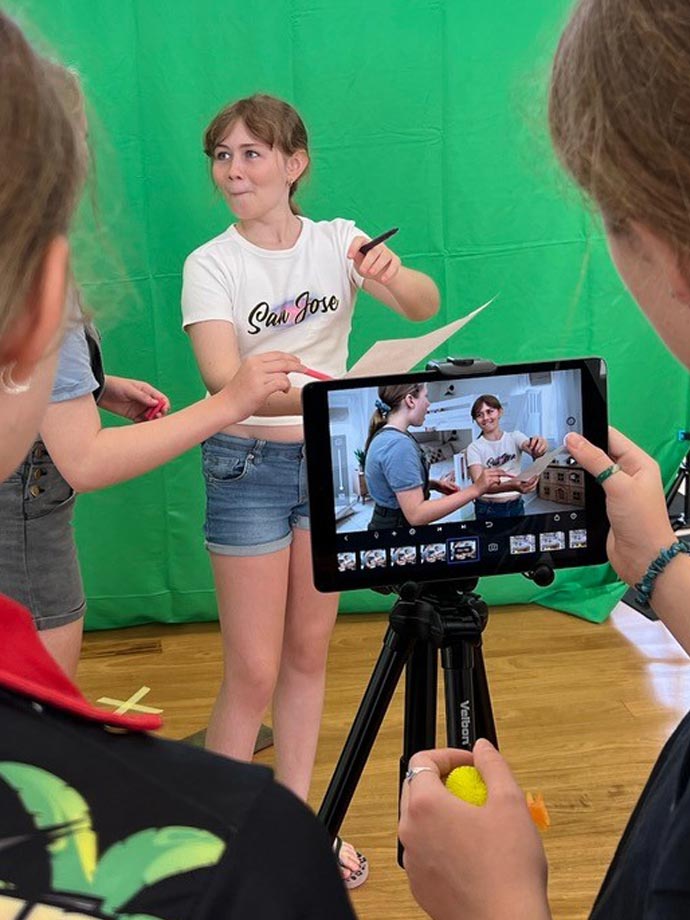 FULLY BOOKED // School Holiday Program: Full Body Green Screen Animation (8-12 yrs) image